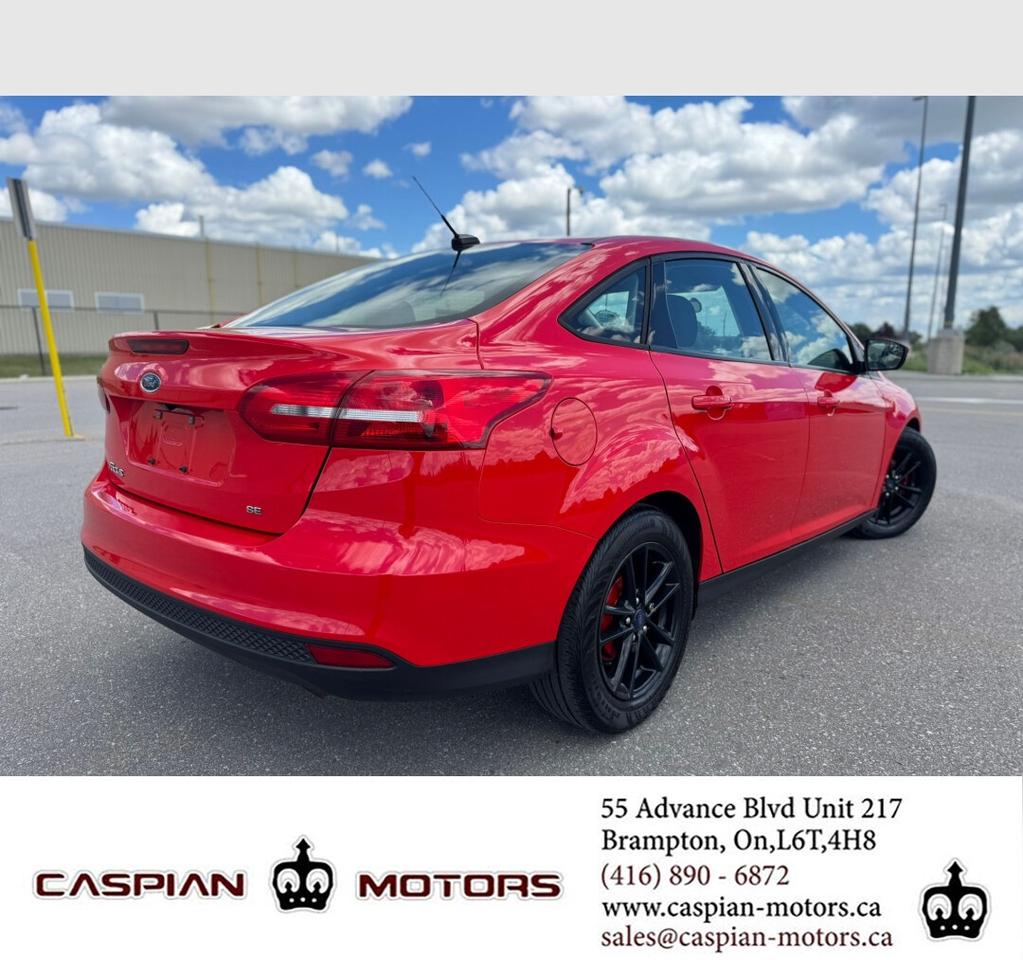 2017 Ford Focus SE Photo4