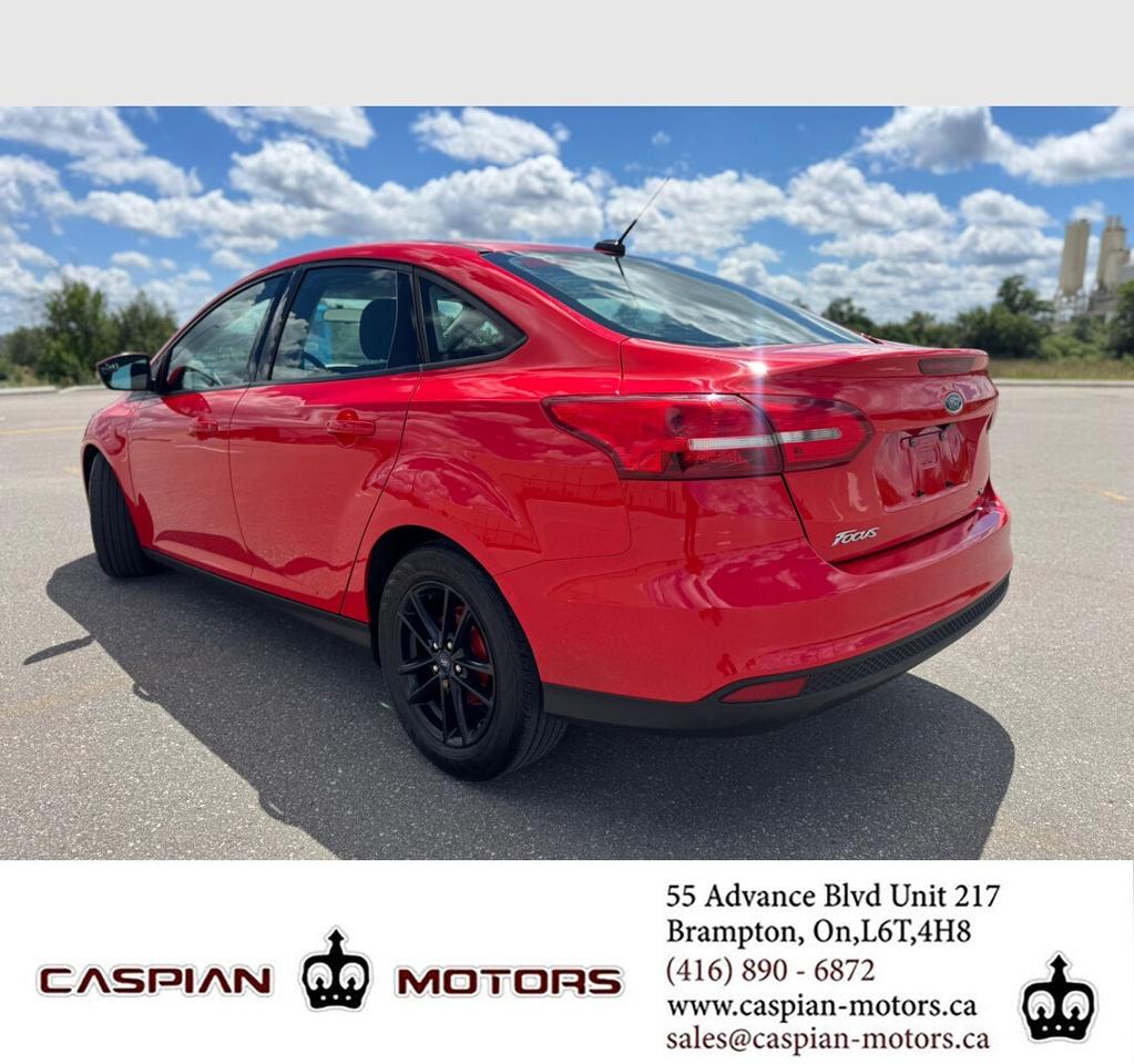 2017 Ford Focus SE Photo