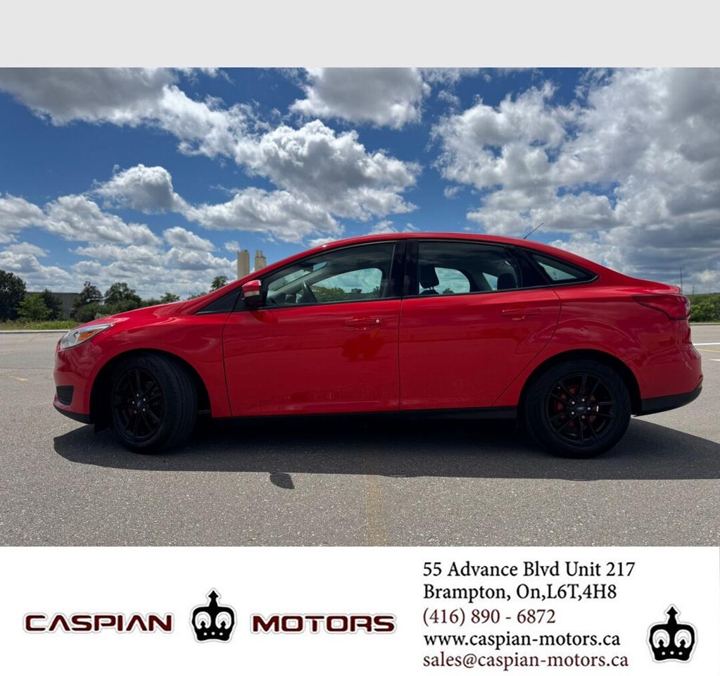 2017 Ford Focus SE Photo