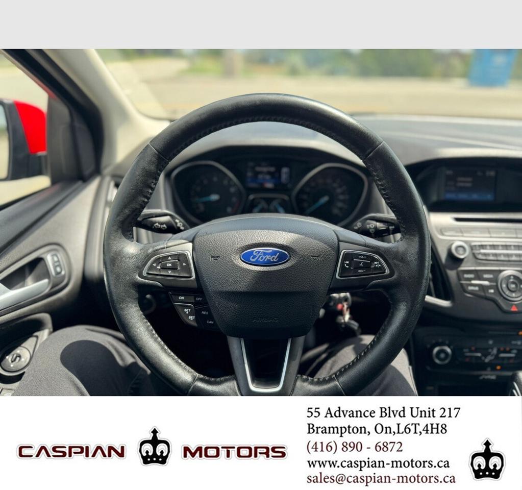 2017 Ford Focus SE Photo