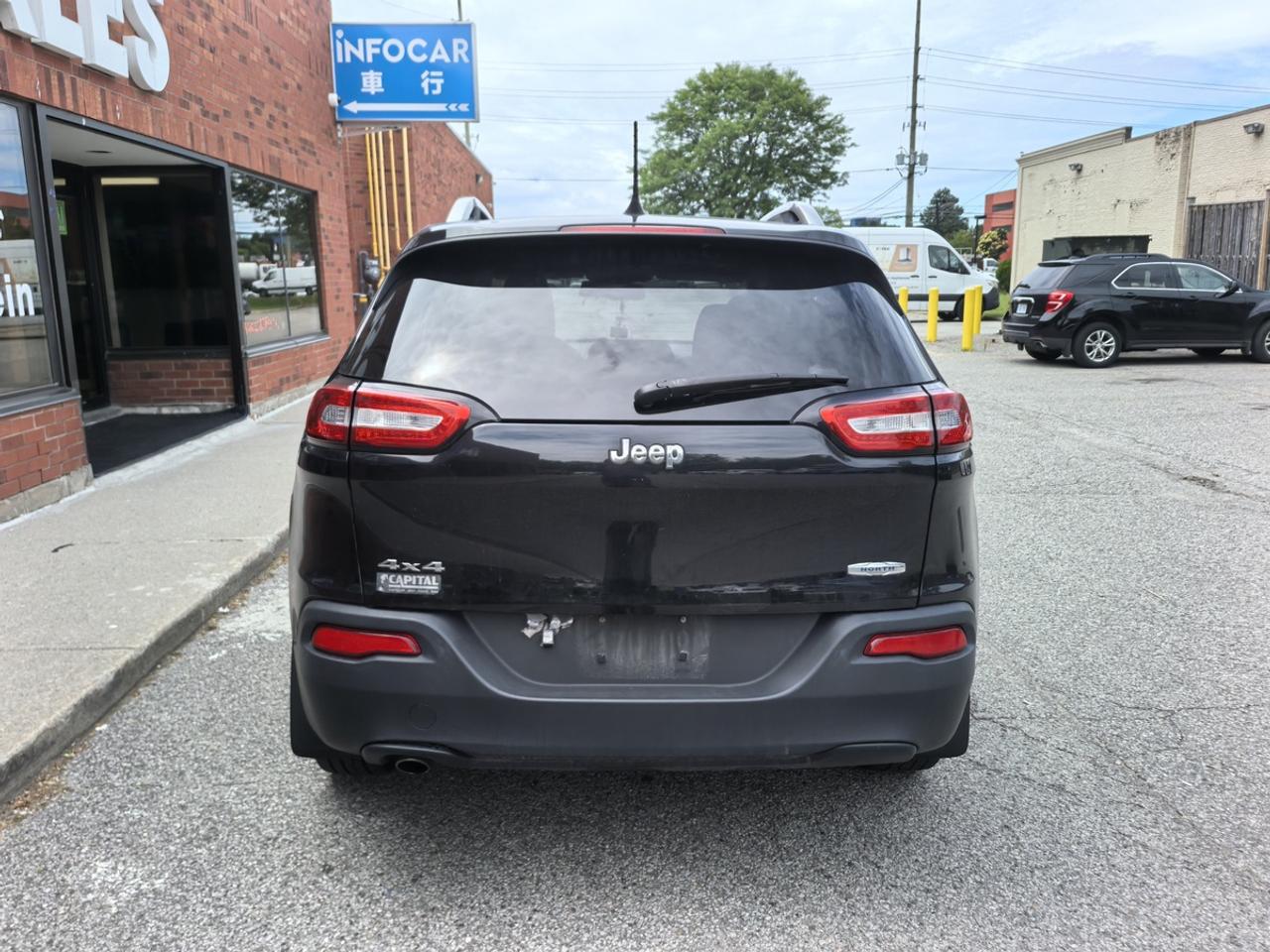 2016 Jeep Cherokee North Photo4