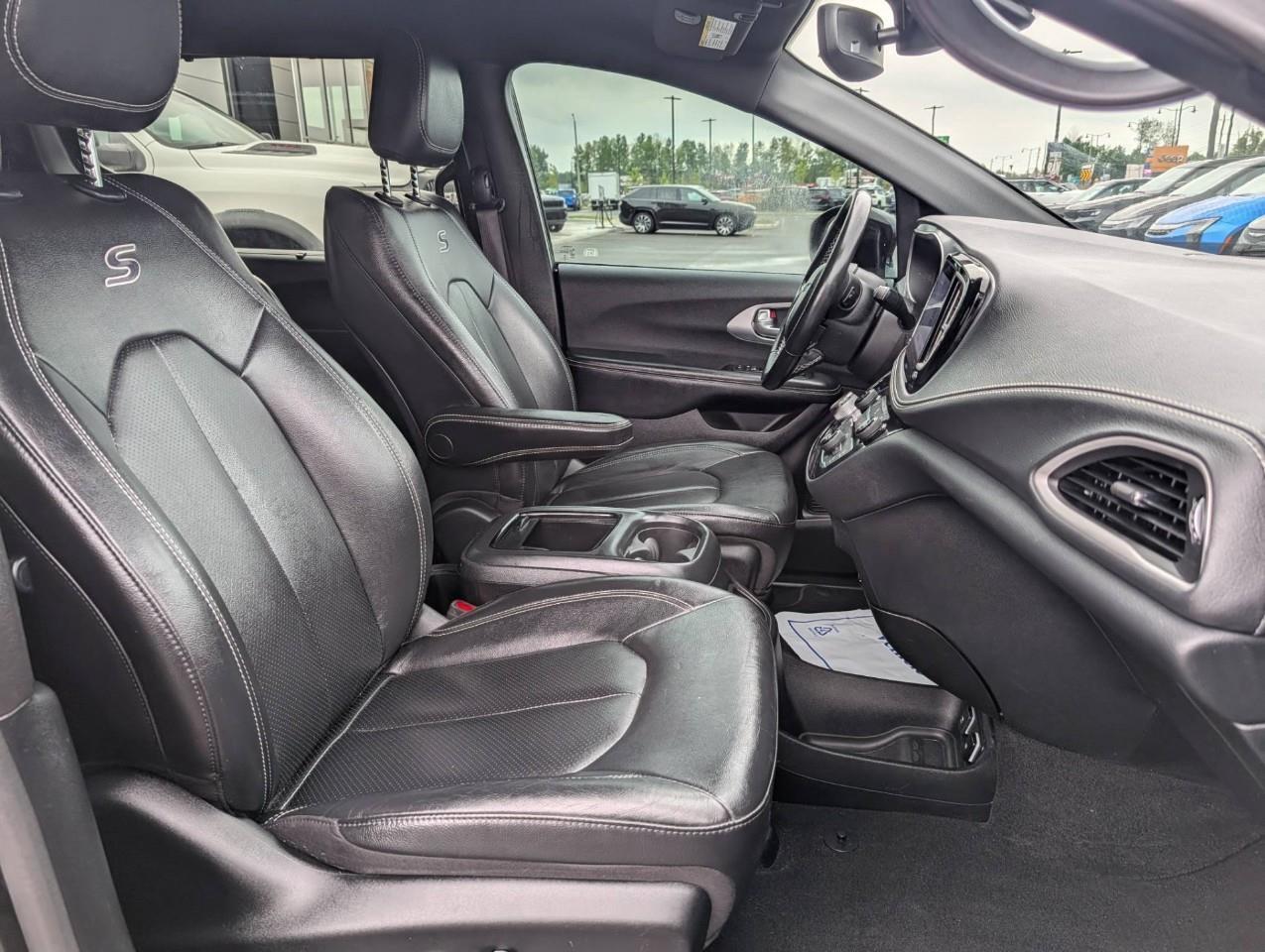 2021 Chrysler Pacifica Touring-L Plus Photo