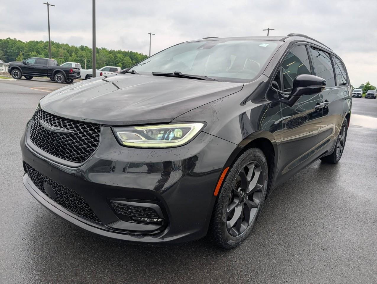 2021 Chrysler Pacifica Touring-L Plus Photo