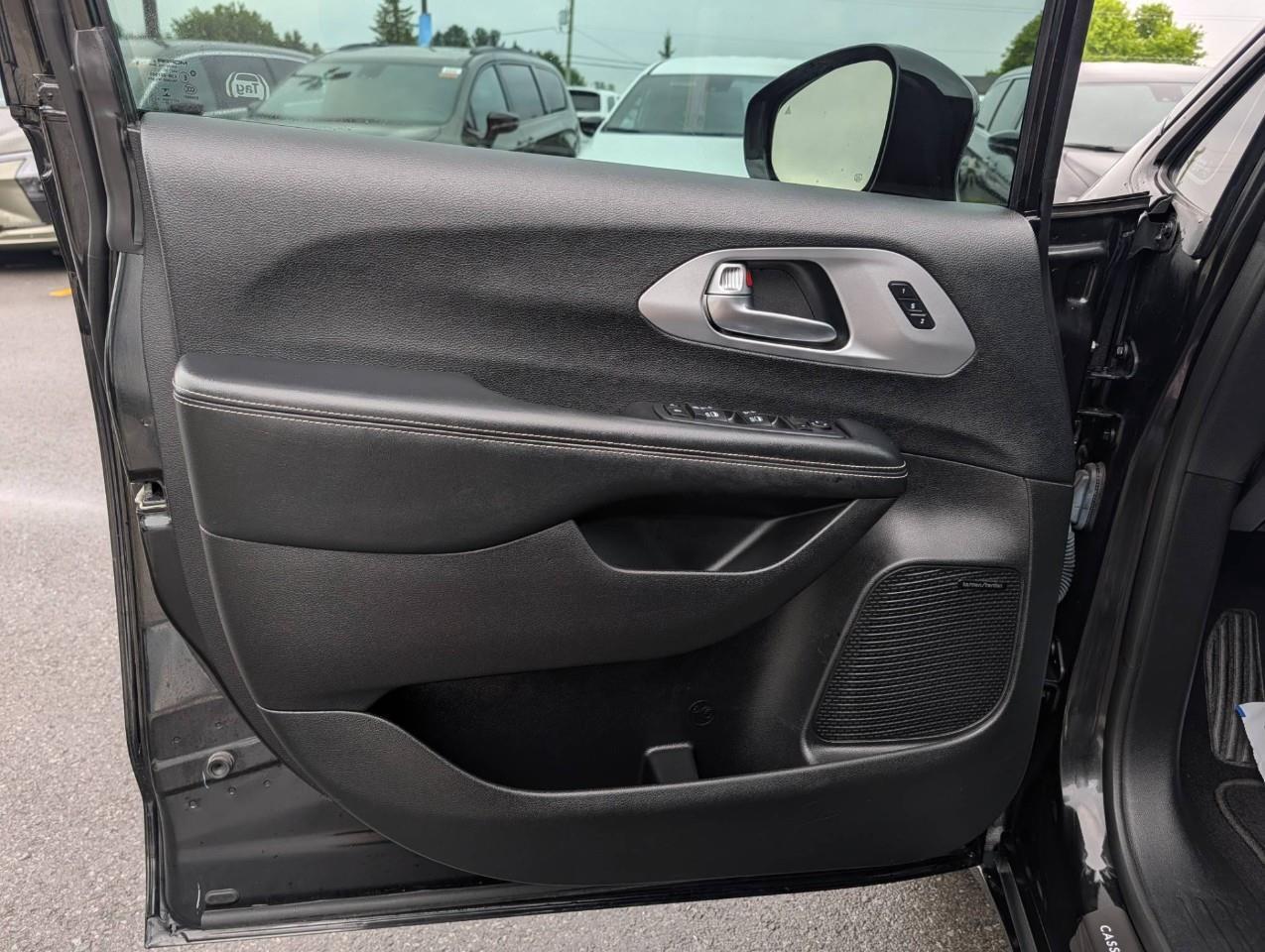 2021 Chrysler Pacifica Touring-L Plus Photo