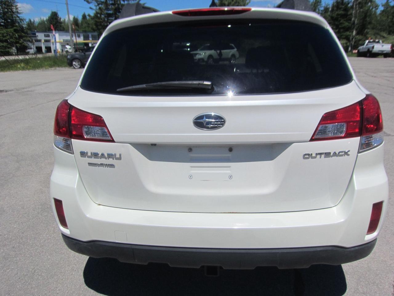 2014 Subaru Outback LIMITED Photo