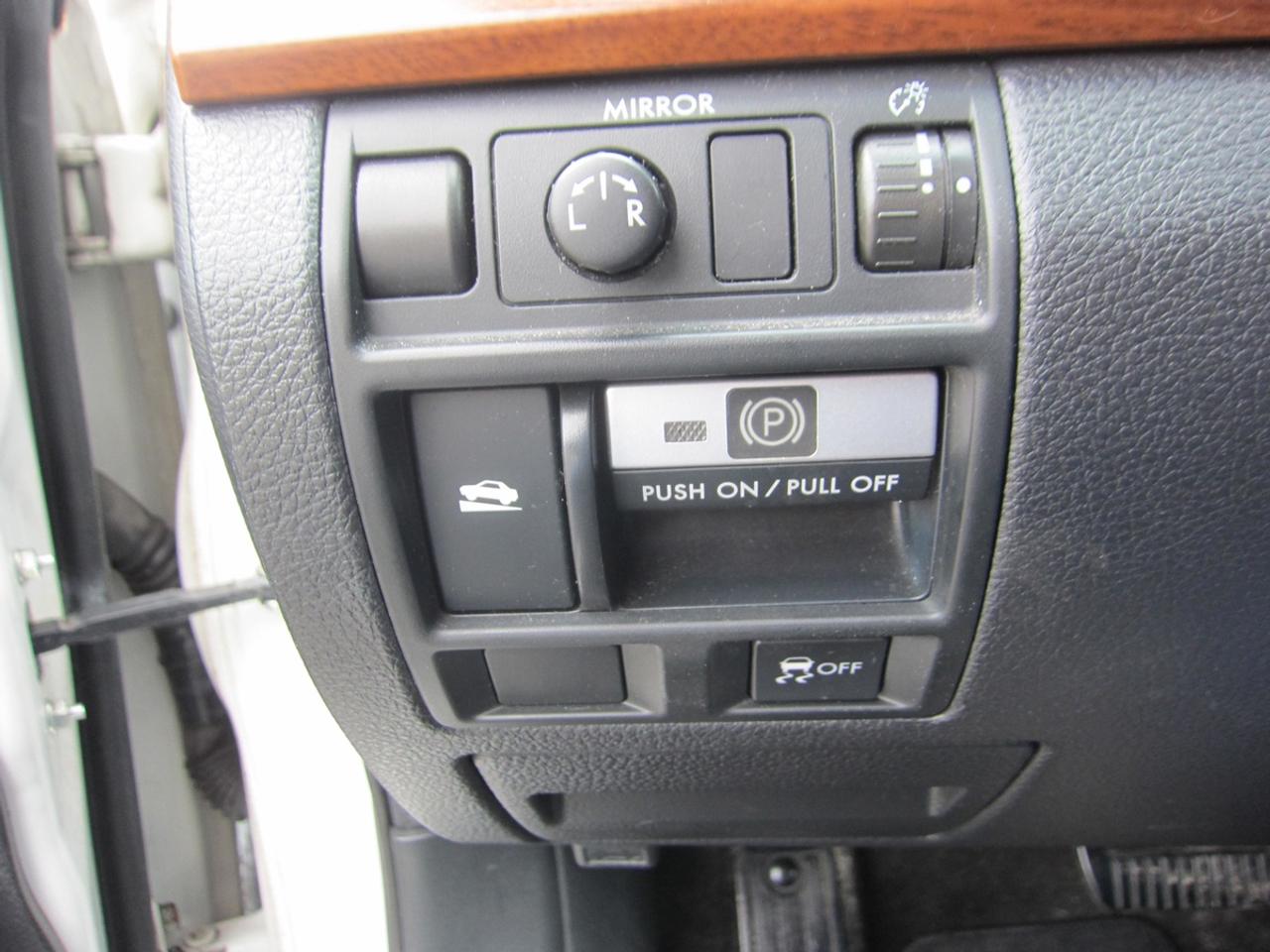 2014 Subaru Outback LIMITED Photo
