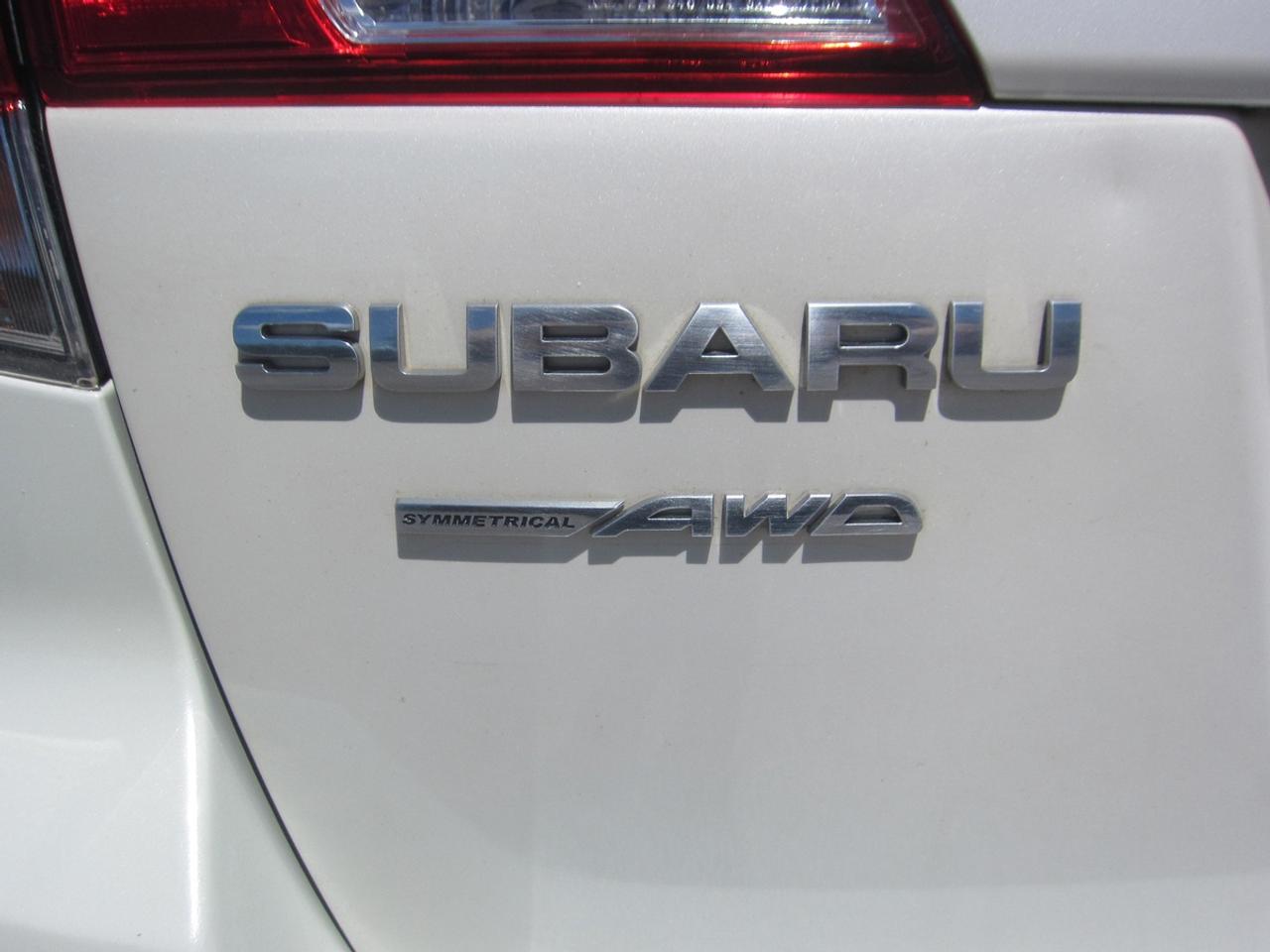 2014 Subaru Outback LIMITED Photo