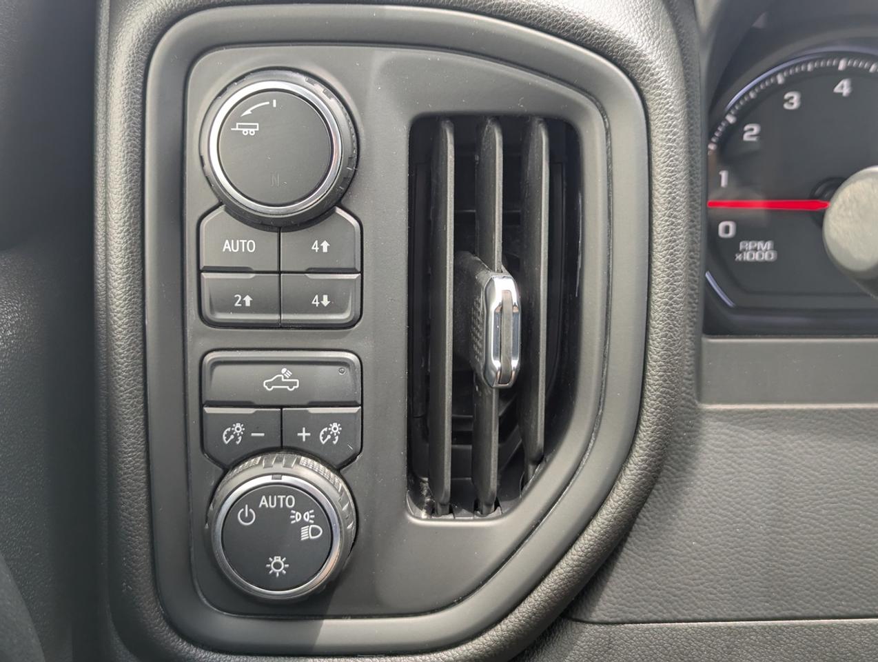 2021 Chevrolet SILVERADO 2500HD WT/CrewCab/6ftbed/V8-6.6L Photo