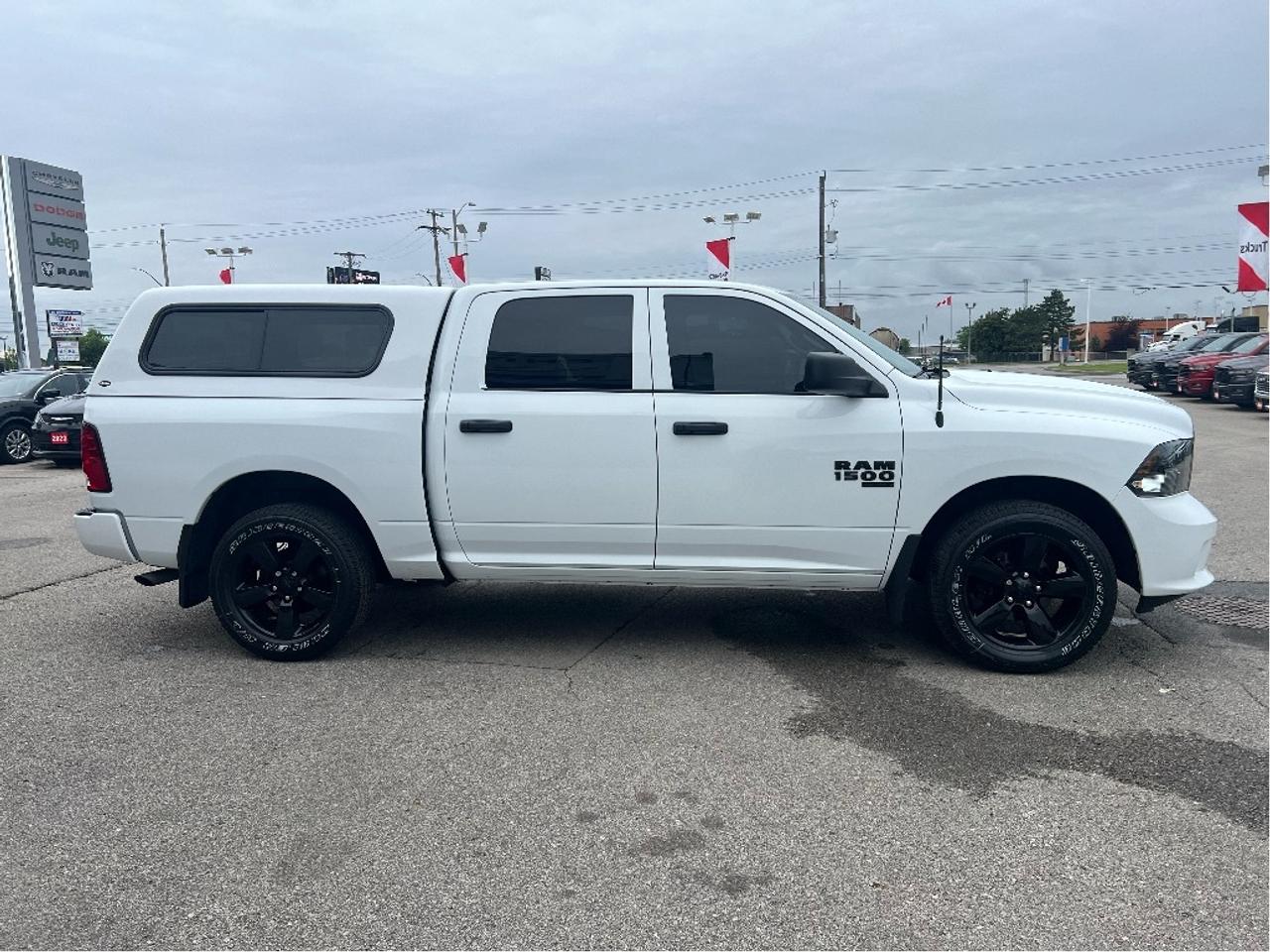 2023 RAM 1500 Classic Express Crew 4x4 V6 *CAP *LINER *HEATED SEATS Photo4