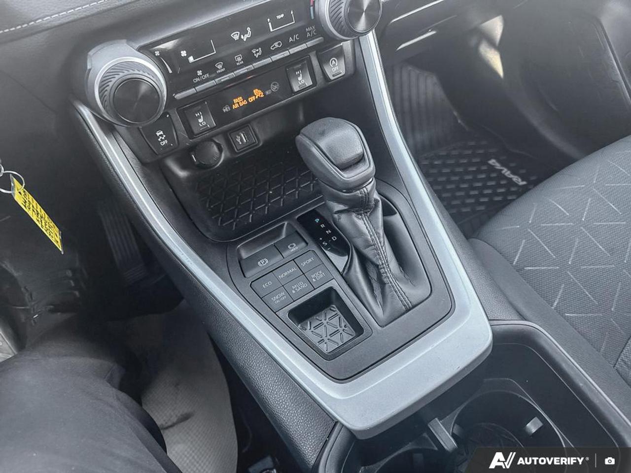 2024 Toyota RAV4 LE Photo