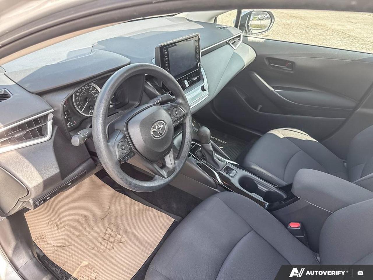2022 Toyota Corolla LE Photo