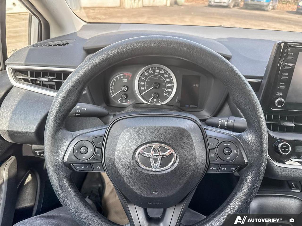 2022 Toyota Corolla LE Photo