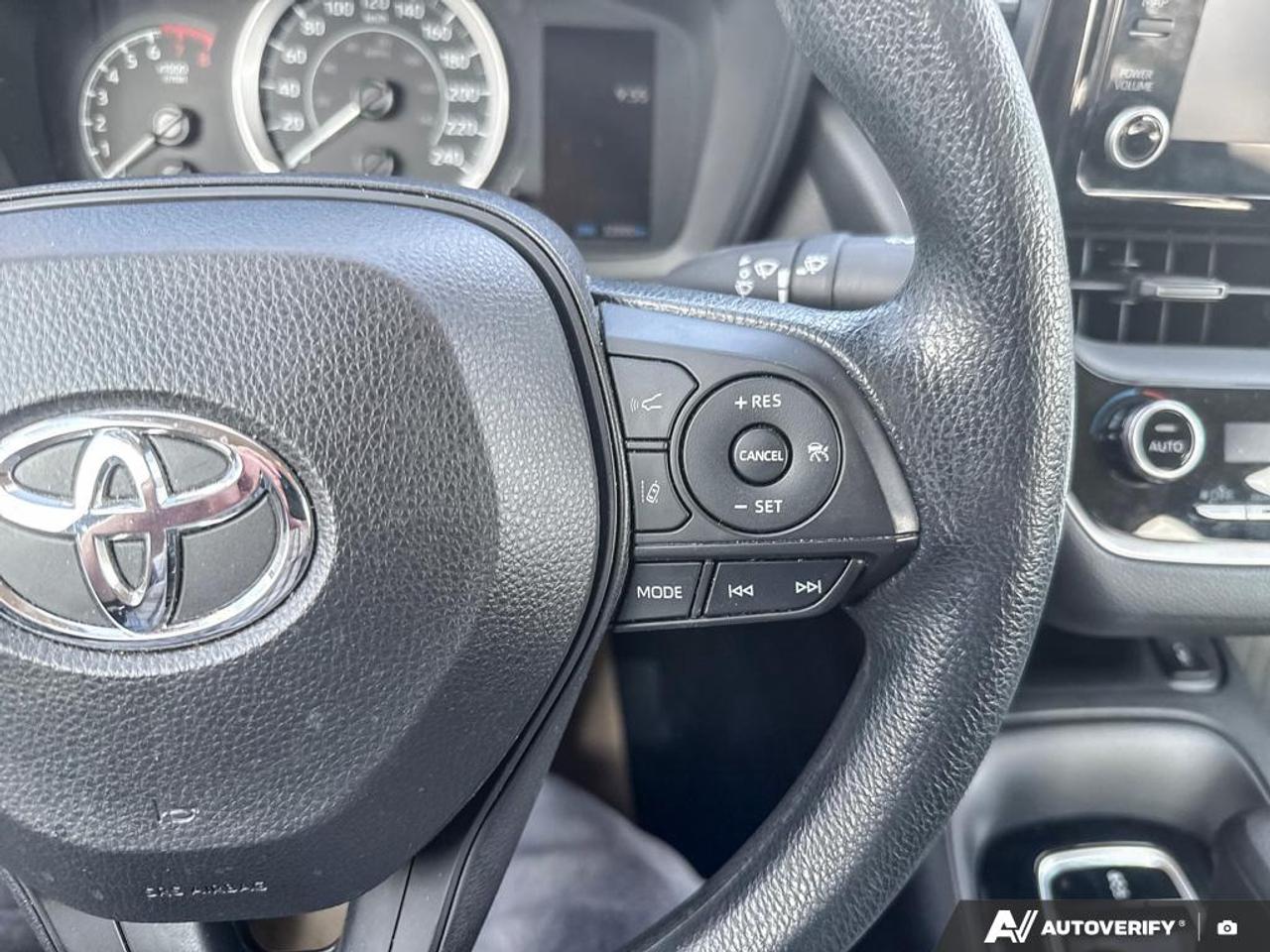 2022 Toyota Corolla LE Photo