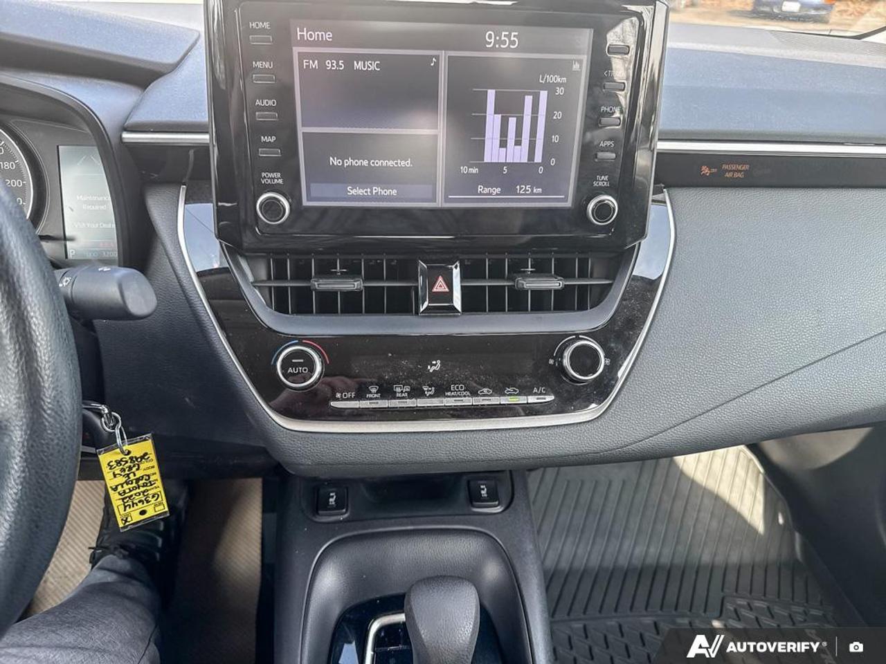 2022 Toyota Corolla LE Photo