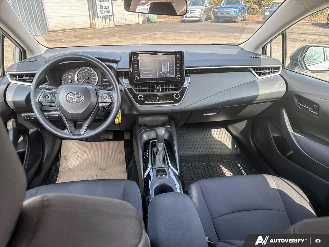 2022 Toyota Corolla LE Photo