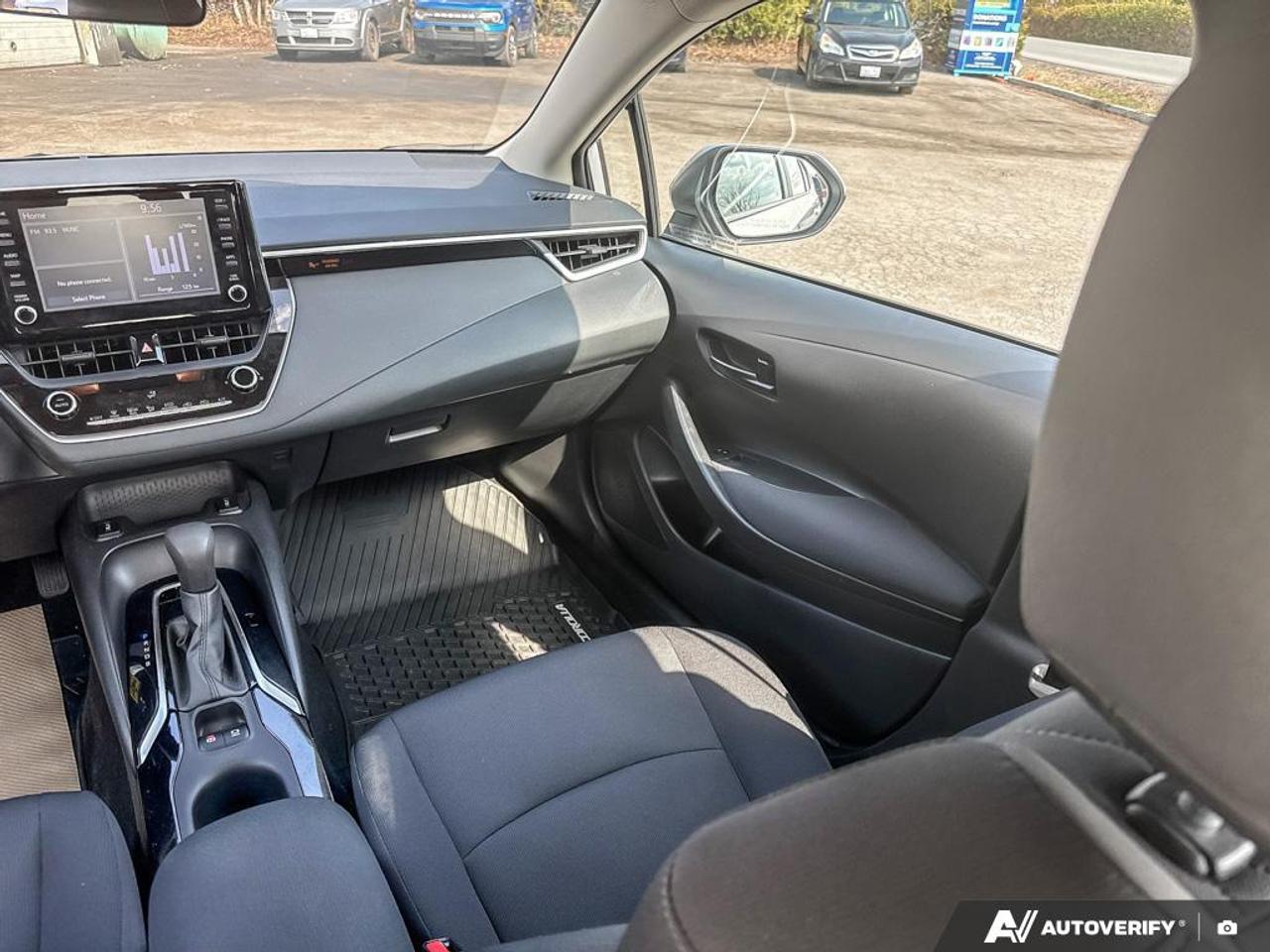 2022 Toyota Corolla LE Photo