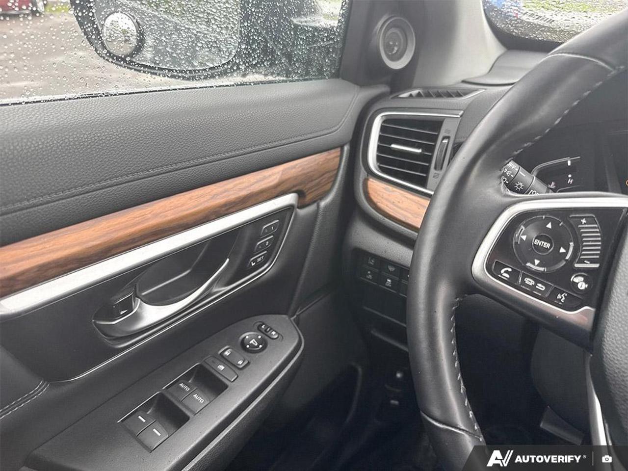 2017 Honda CR-V Touring Photo
