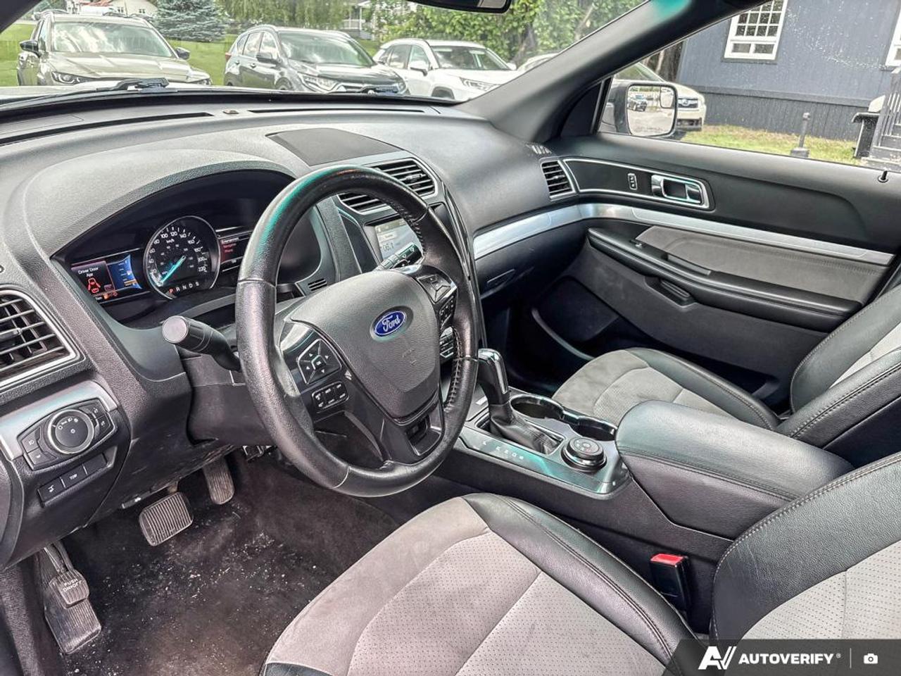 2017 Ford Explorer XLT Photo