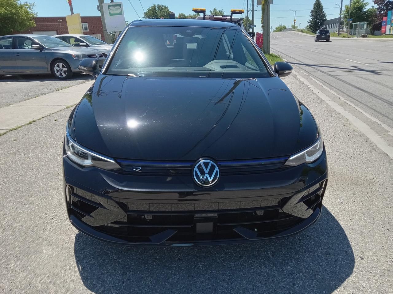 2025 Volkswagen Golf R BLACK EDITION Photo