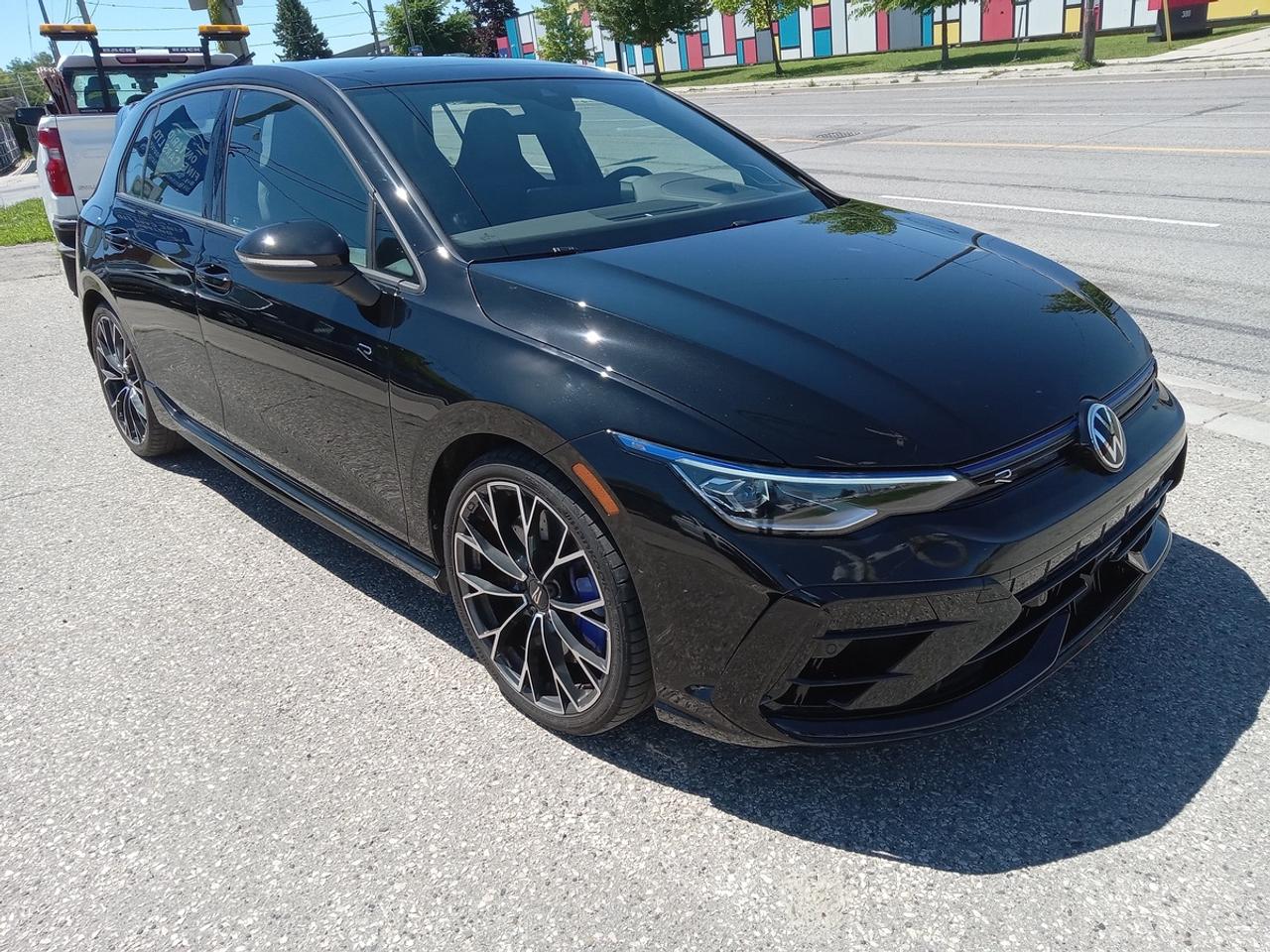2025 Volkswagen Golf R BLACK EDITION Photo
