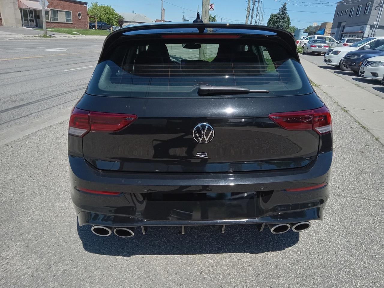 2025 Volkswagen Golf R BLACK EDITION Photo