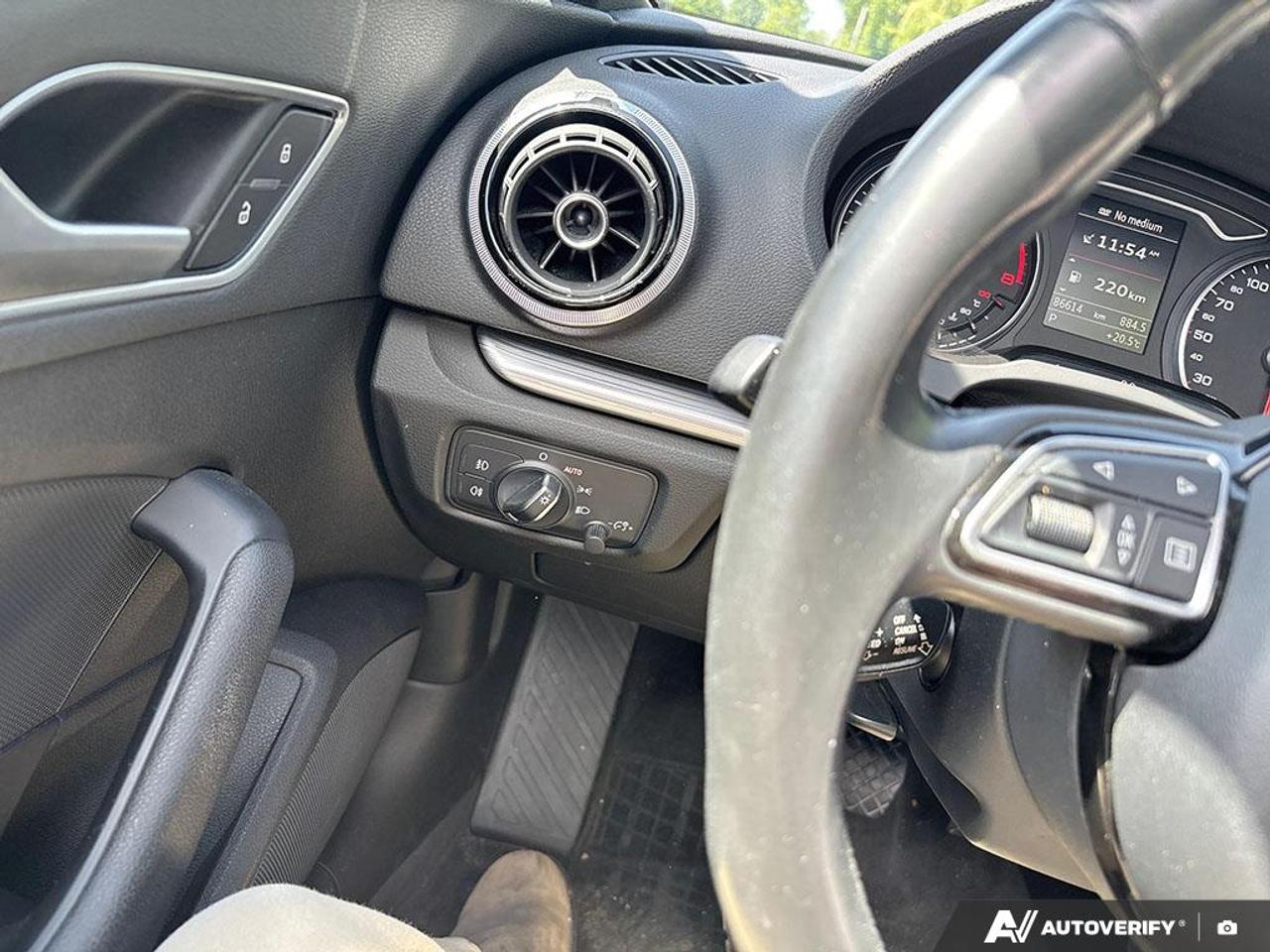 2015 Audi A3 2.0T Progressiv Photo