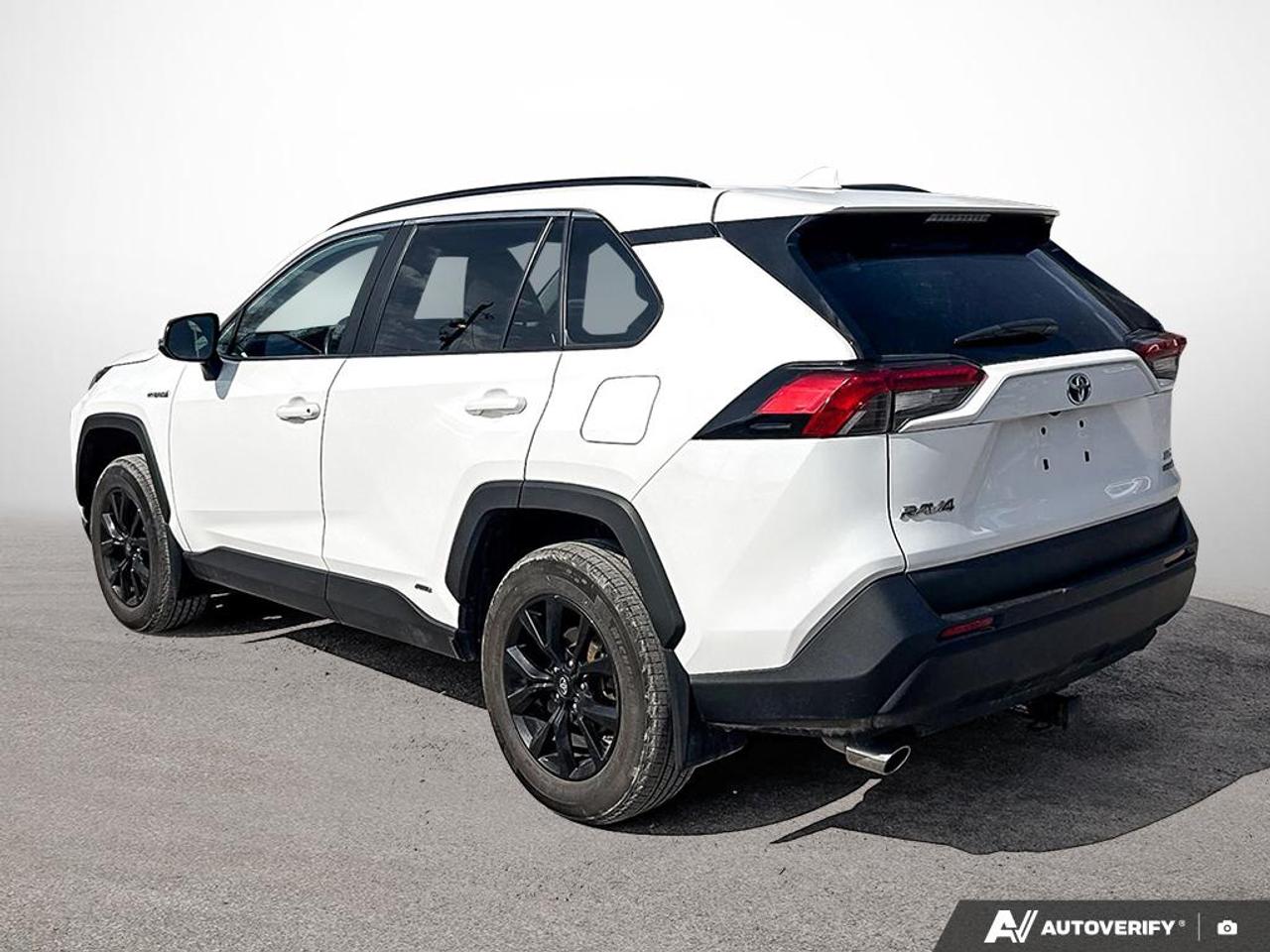 2021 Toyota RAV4 Hybrid XLE Photo