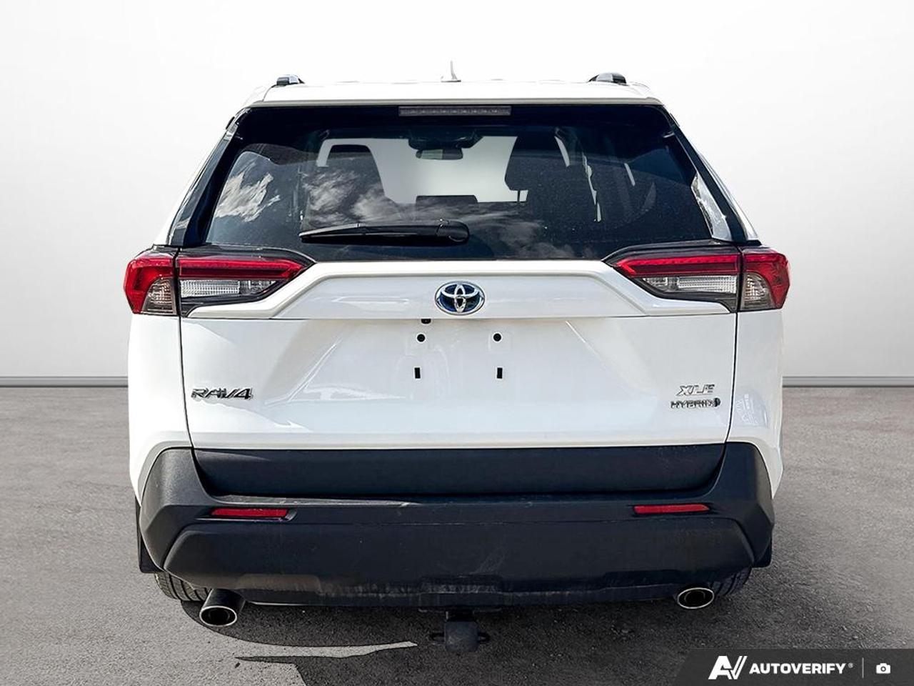 2021 Toyota RAV4 Hybrid XLE Photo