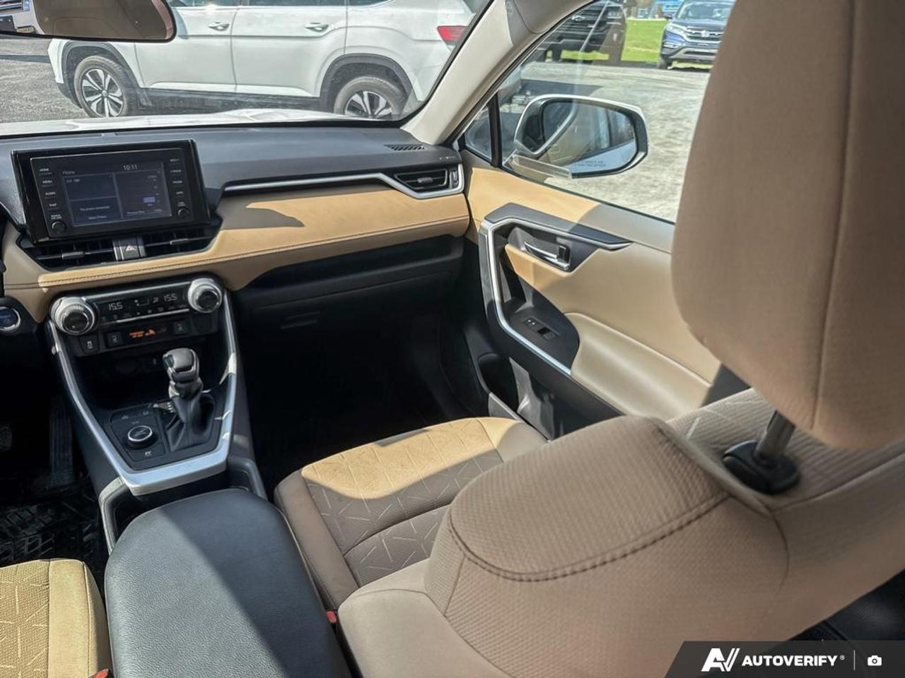 2021 Toyota RAV4 Hybrid XLE Photo