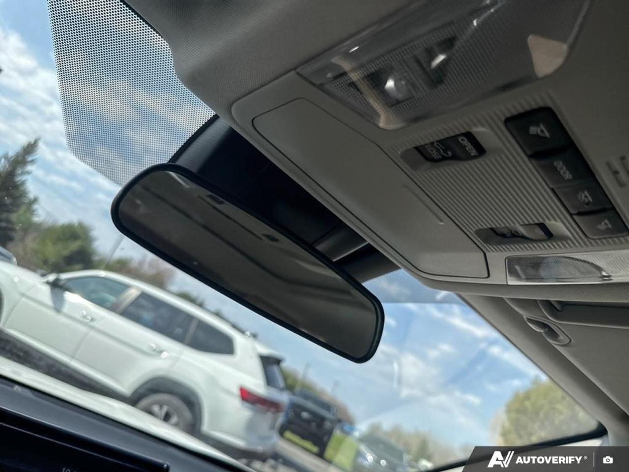 2021 Toyota RAV4 Hybrid XLE Photo