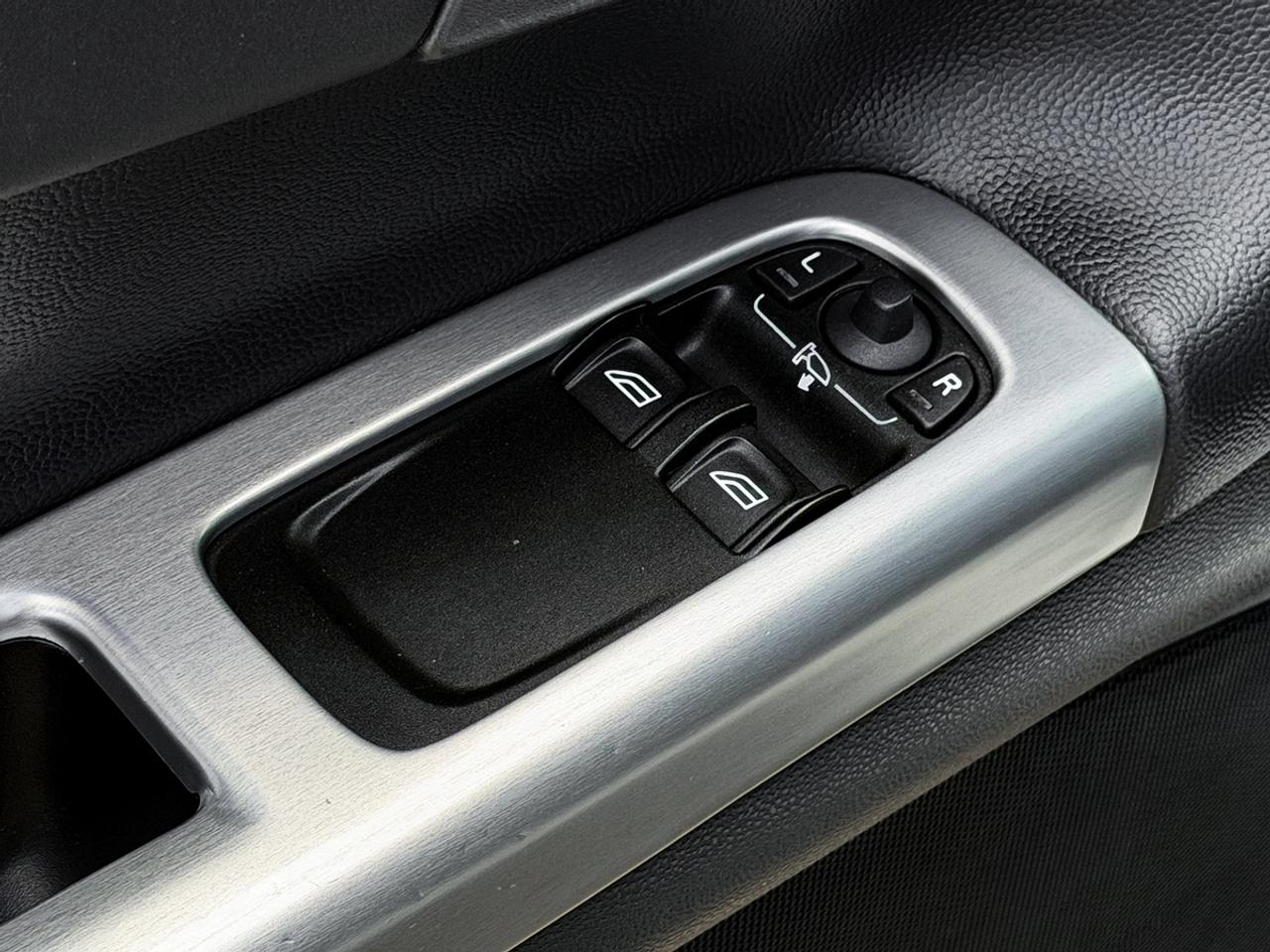 2010 Volvo C30 Cpe 2.4i Photo