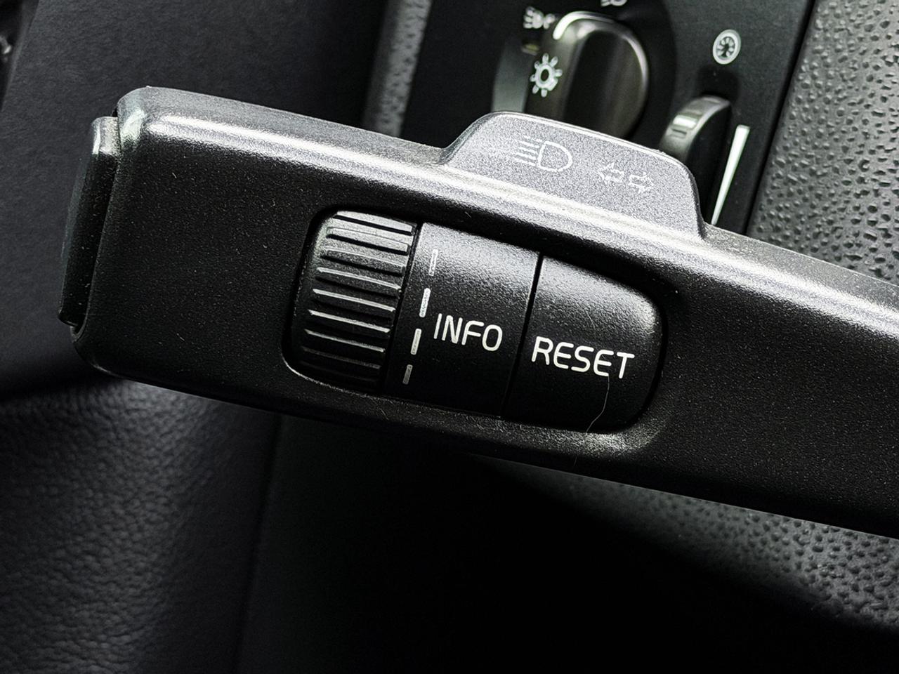2010 Volvo C30 Cpe 2.4i Photo