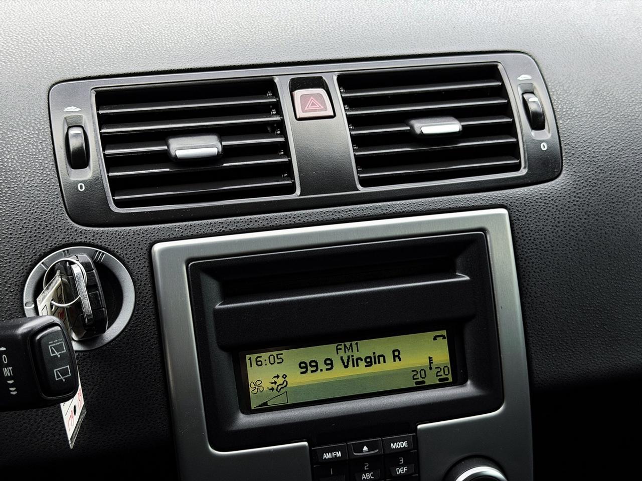 2010 Volvo C30 Cpe 2.4i Photo
