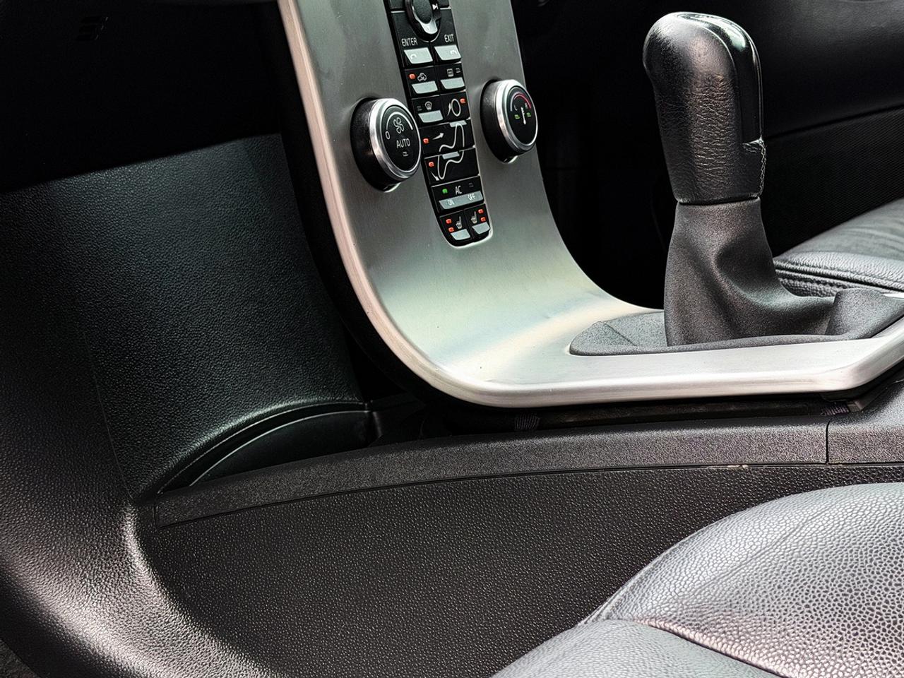 2010 Volvo C30 Cpe 2.4i Photo