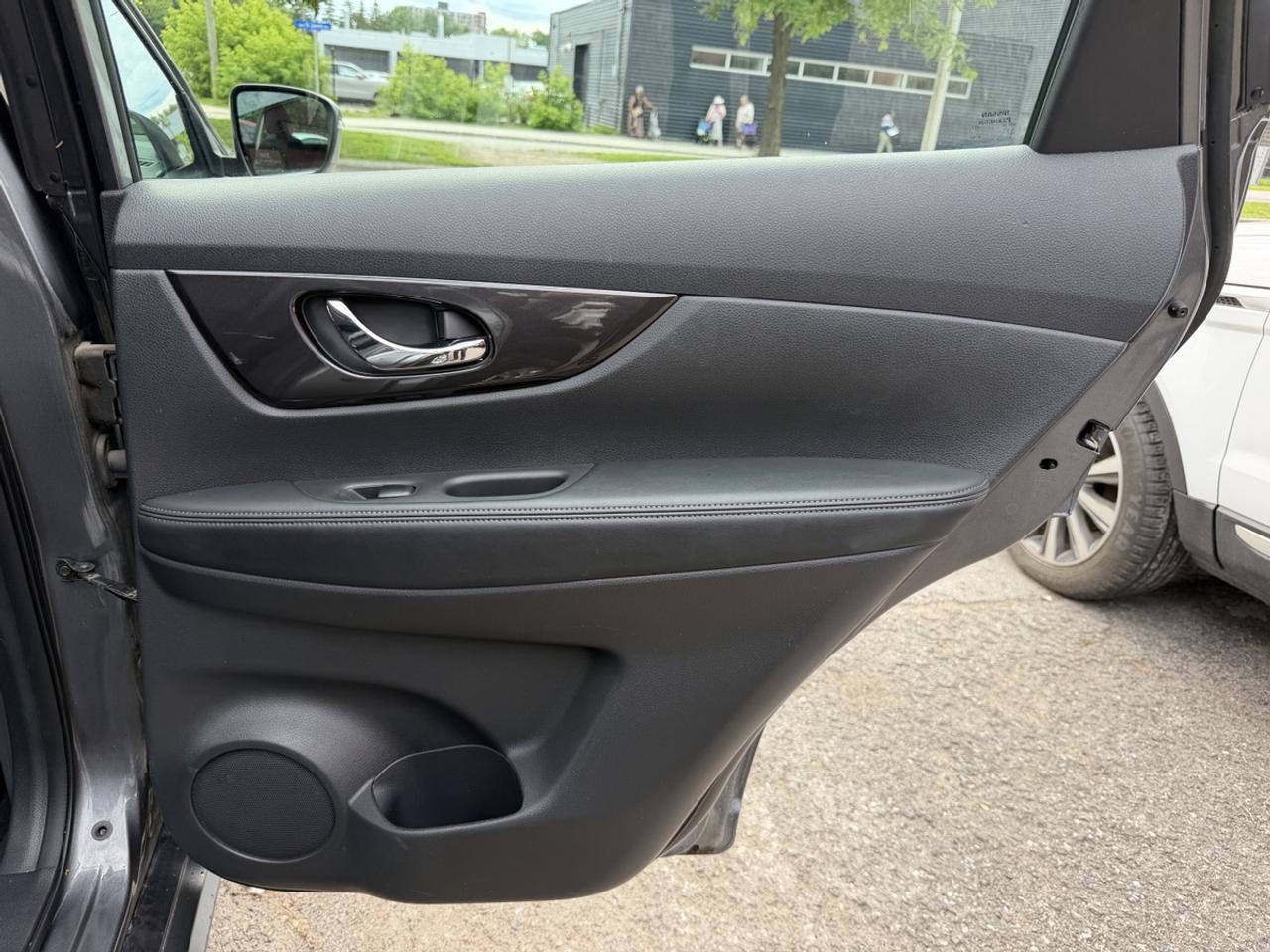 2018 Nissan Rogue S Photo