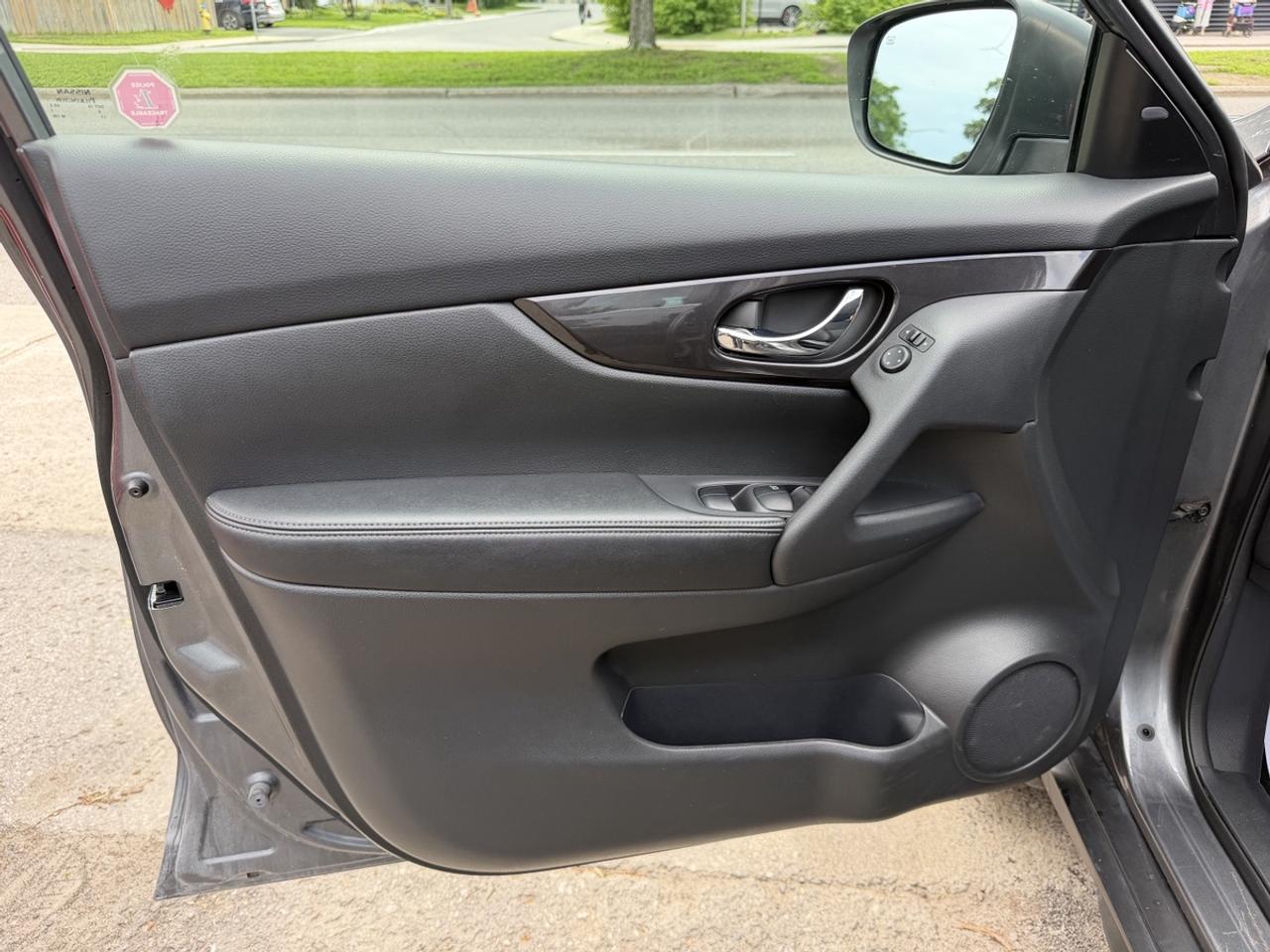 2018 Nissan Rogue S Photo