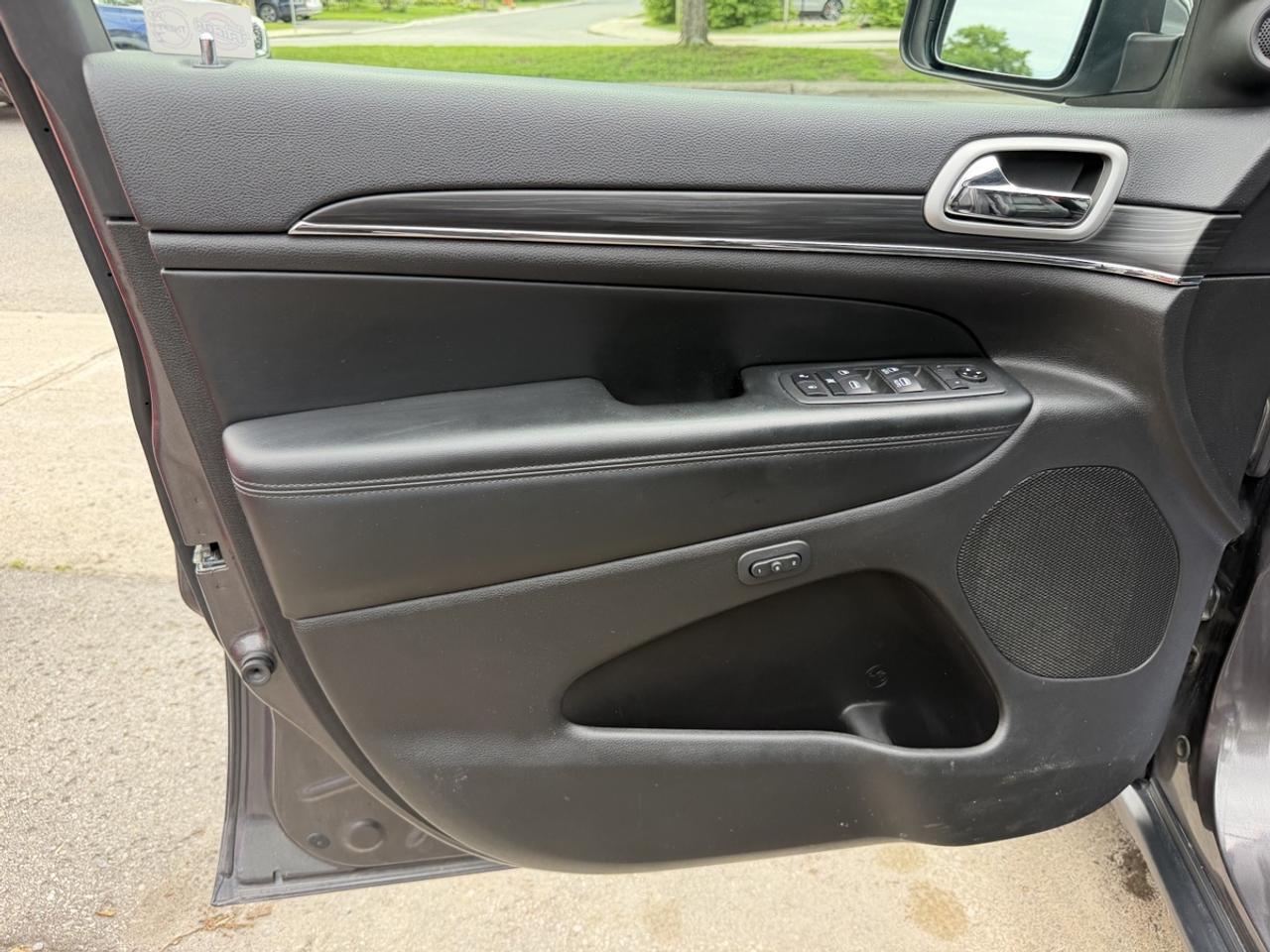 2020 Jeep Grand Cherokee LIMITED 4X4 Photo