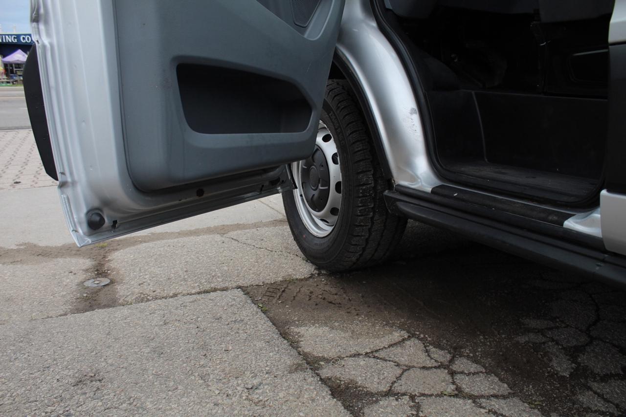 2019 Ford Transit T 150 Low Roof 130" Camera Remote starter Divider Photo