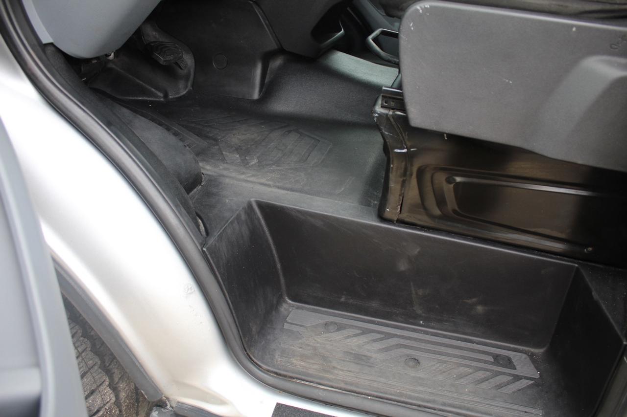 2019 Ford Transit T 150 Low Roof 130" Camera Remote starter Divider Photo