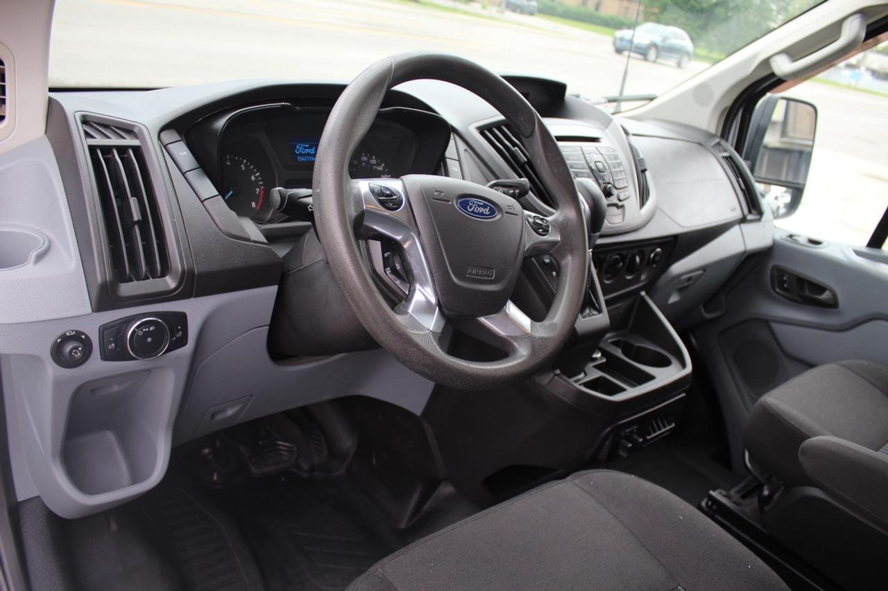 2019 Ford Transit T 150 Low Roof 130" Camera Remote starter Divider Photo