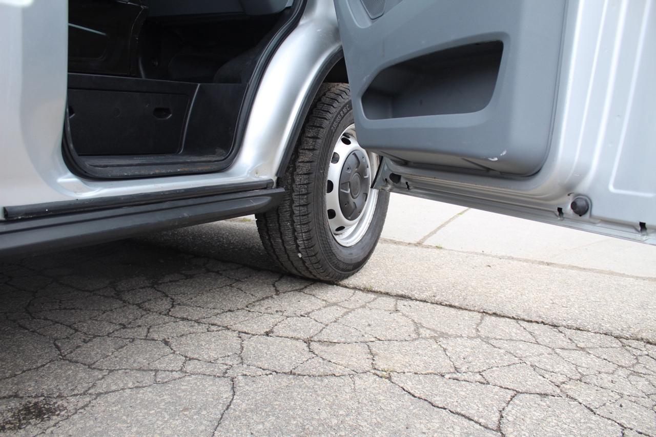 2019 Ford Transit T 150 Low Roof 130" Camera Remote starter Divider Photo