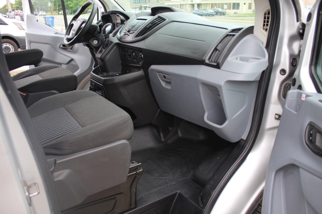 2019 Ford Transit T 150 Low Roof 130" Camera Remote starter Divider Photo