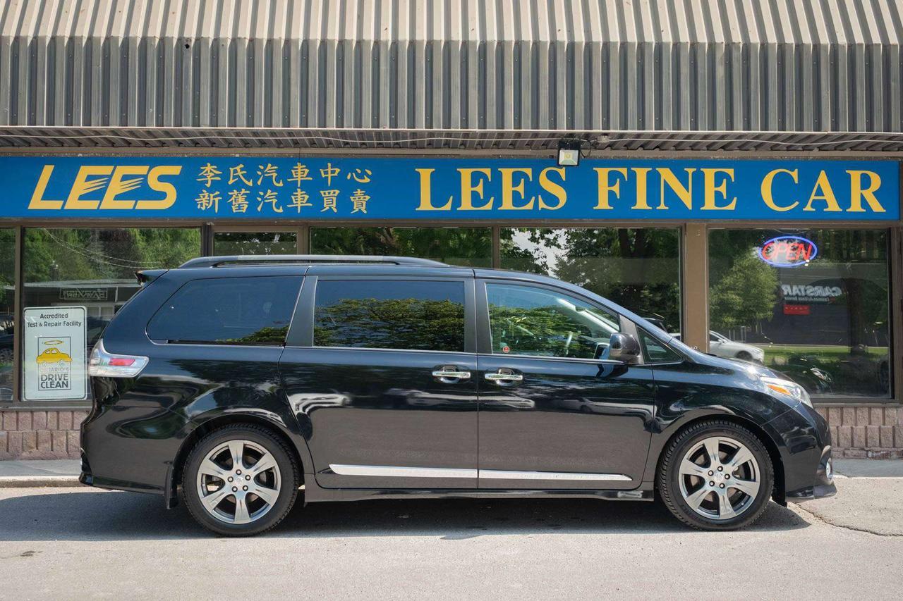 2017 Toyota Sienna SE 8-Passenger Photo