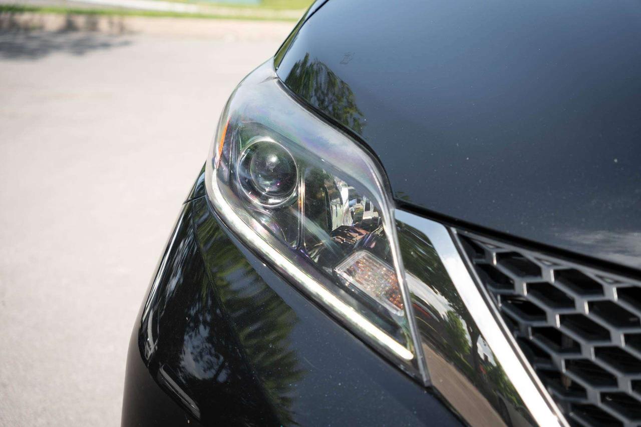 2017 Toyota Sienna SE 8-Passenger Photo