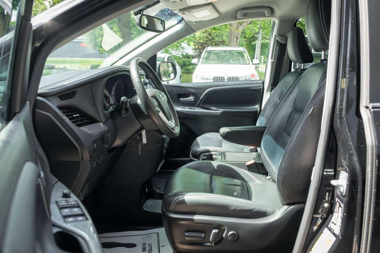 2017 Toyota Sienna SE 8-Passenger Photo