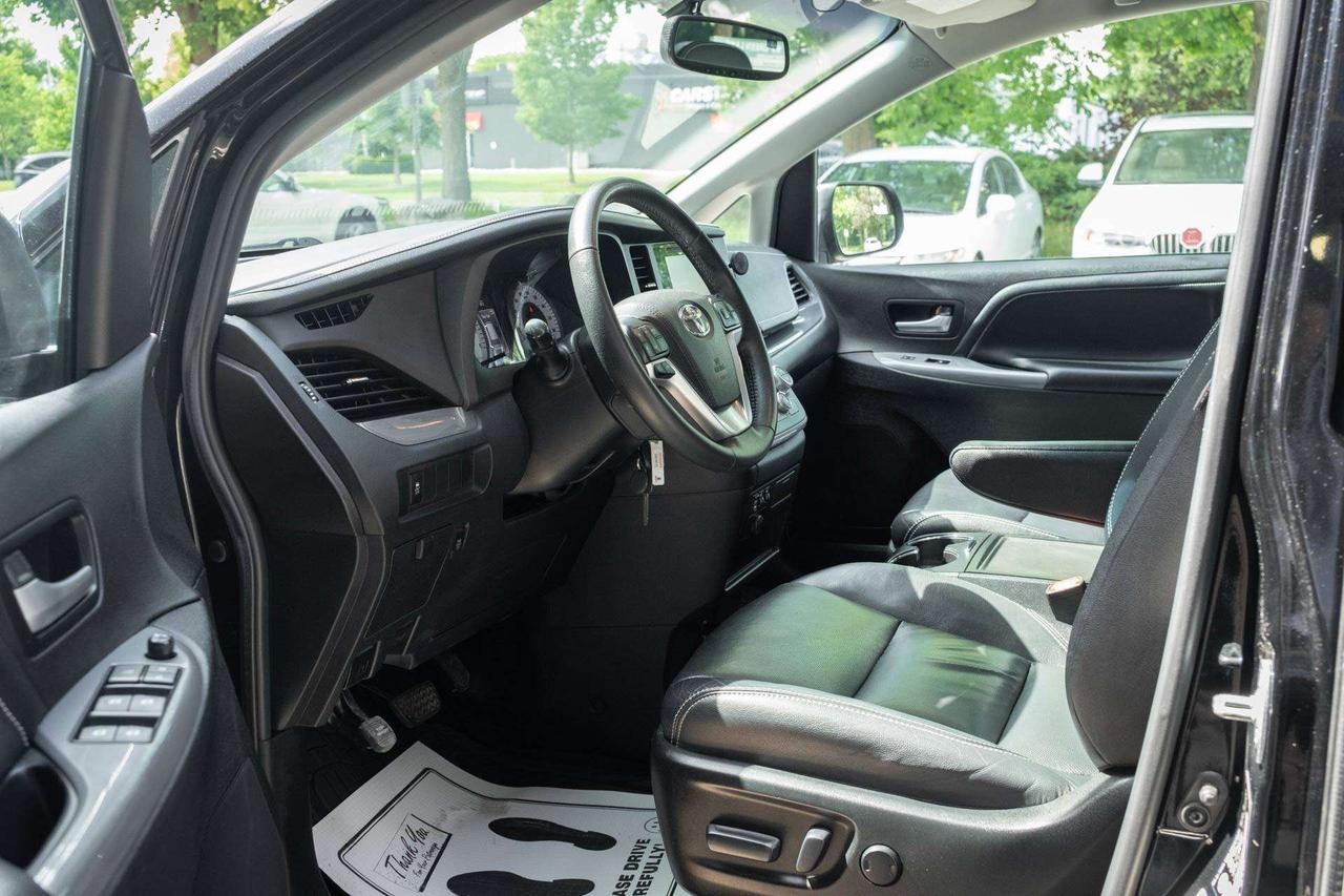 2017 Toyota Sienna SE 8-Passenger Photo