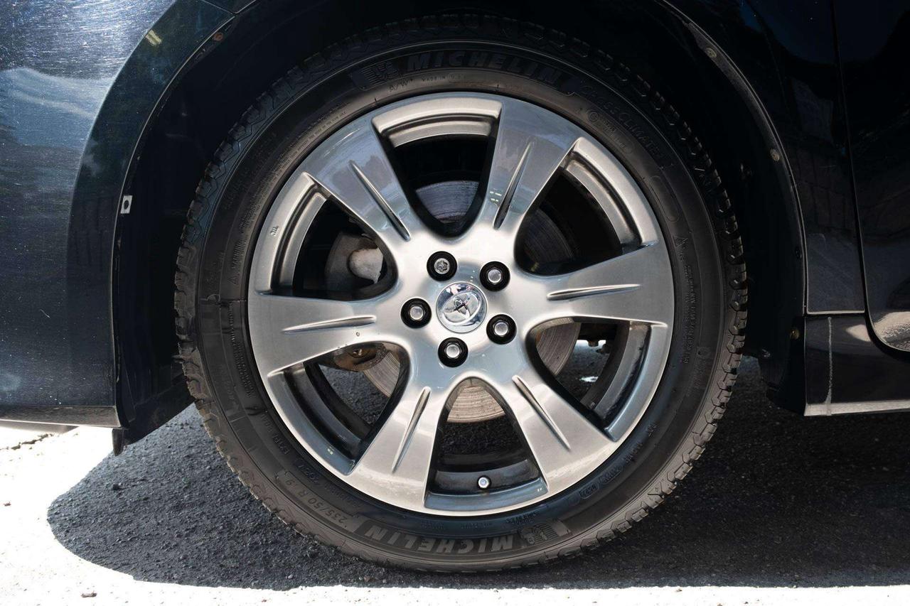 2017 Toyota Sienna SE 8-Passenger Photo