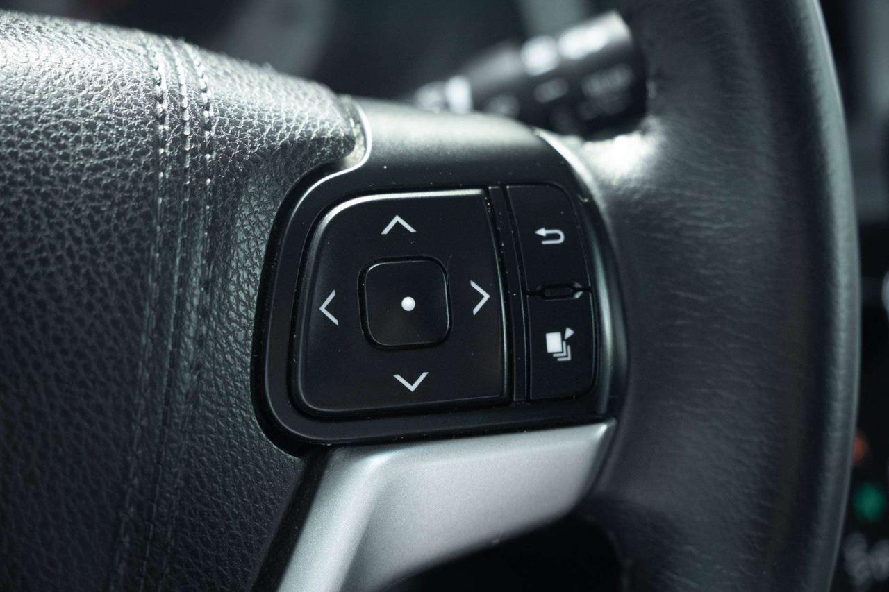 2017 Toyota Sienna SE 8-Passenger Photo