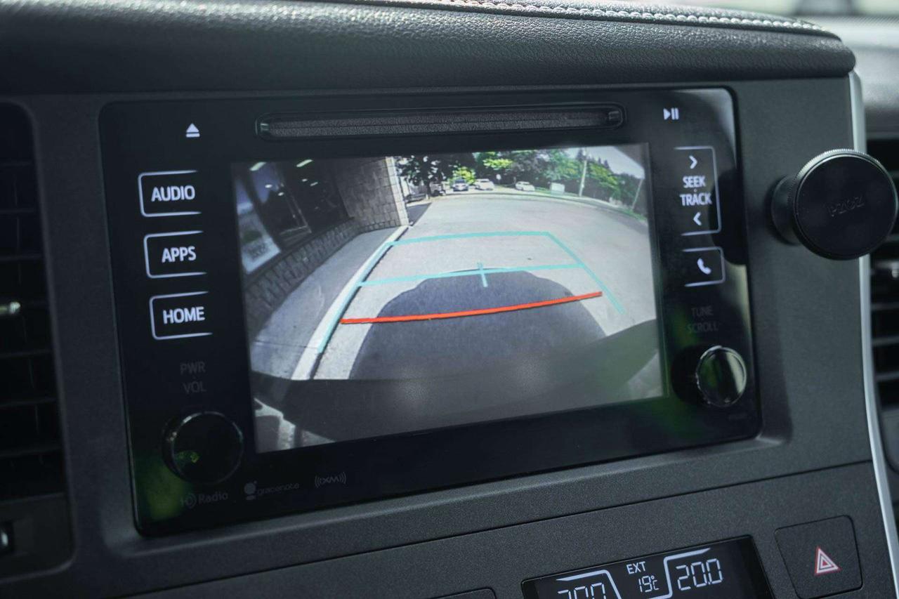 2017 Toyota Sienna SE 8-Passenger Photo