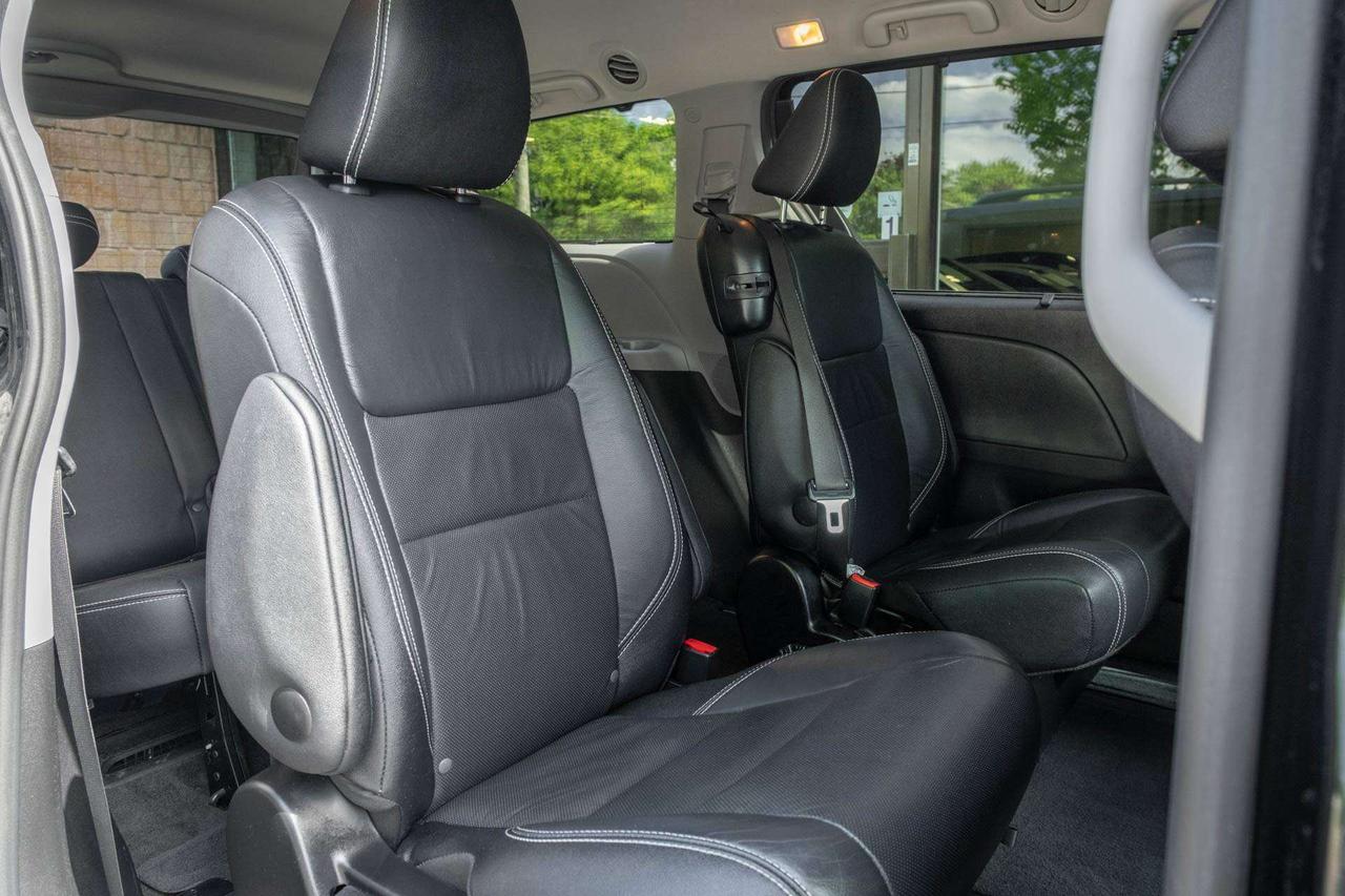 2017 Toyota Sienna SE 8-Passenger Photo